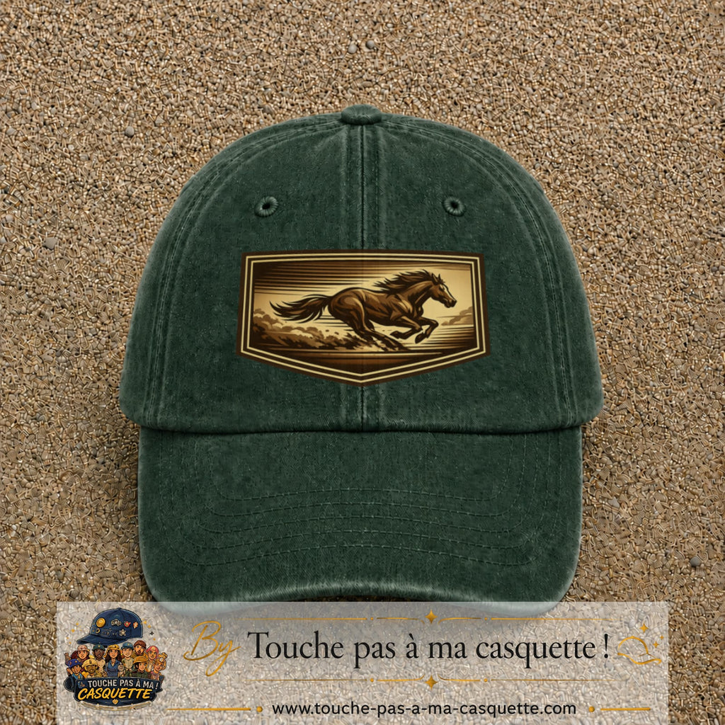 Casquette baseball Vert foncé délavé 100% coton avec visuel Cheval en course 7 cm - image produit principale