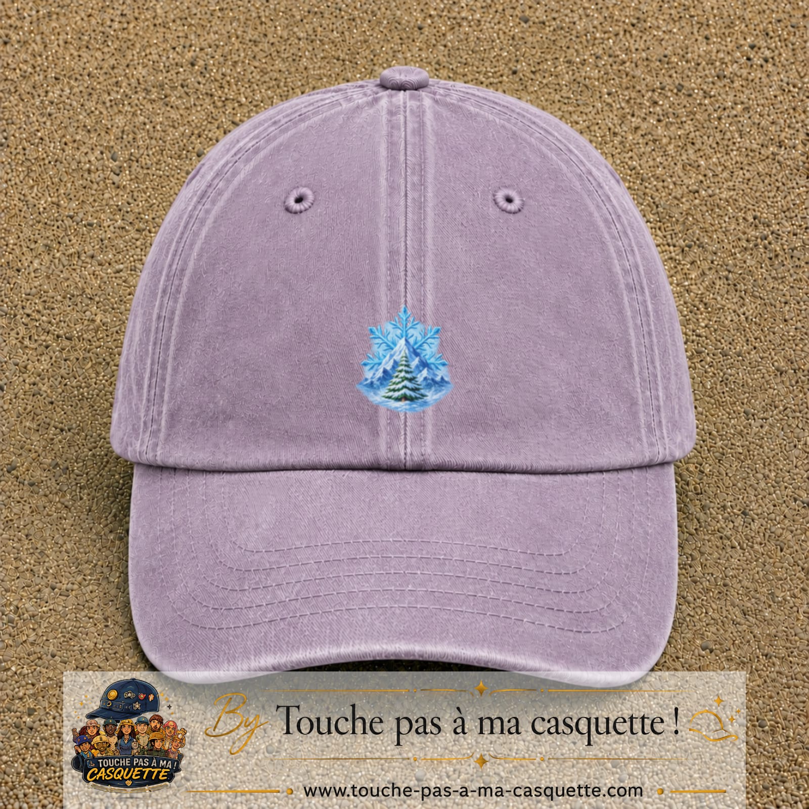Casquette Violet délavé avec motif Montagne enneigée et sapin en 5 cm – vue principale