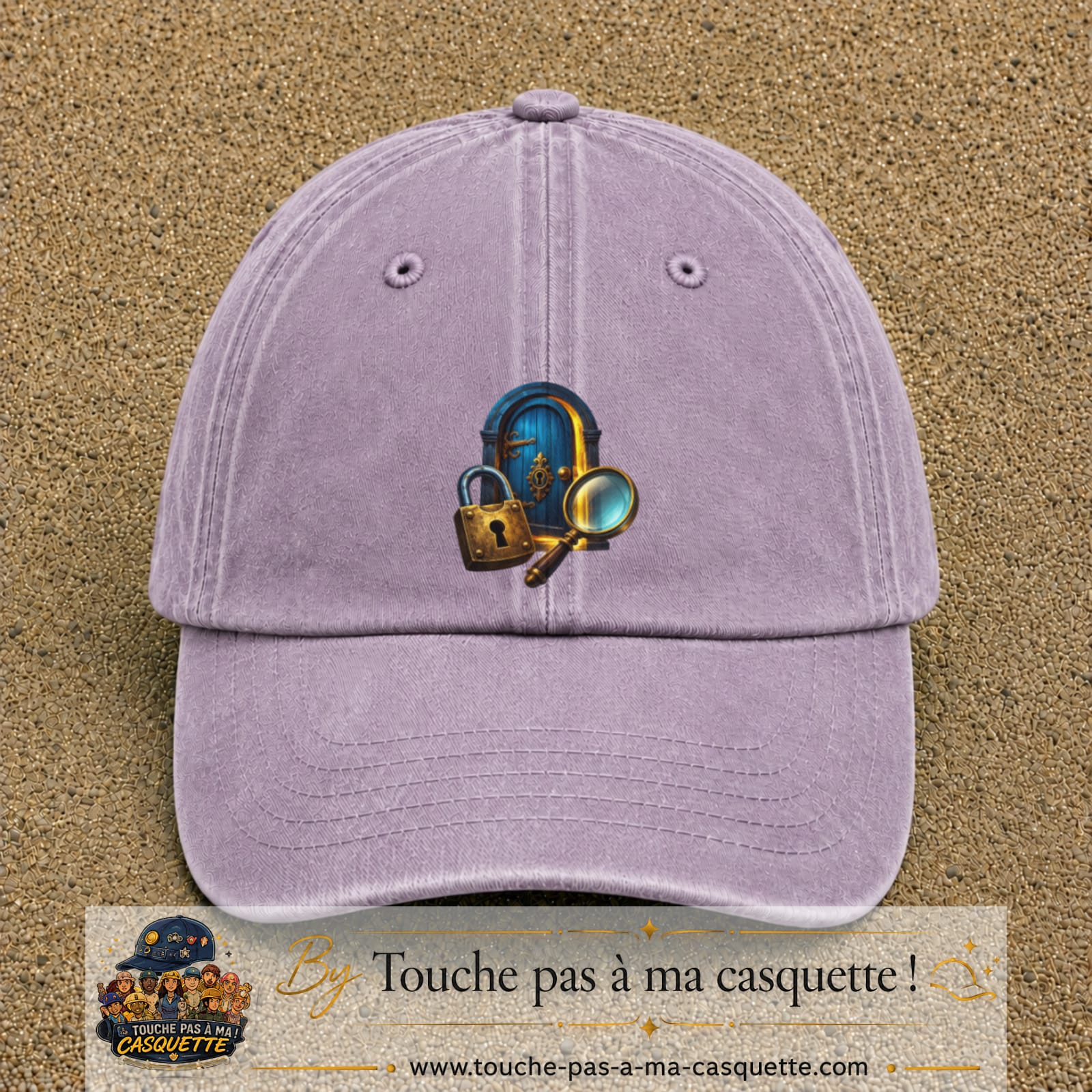 Casquette Violet délavé avec motif Porte mystérieuse avec cadenas en 7 cm – vue principale