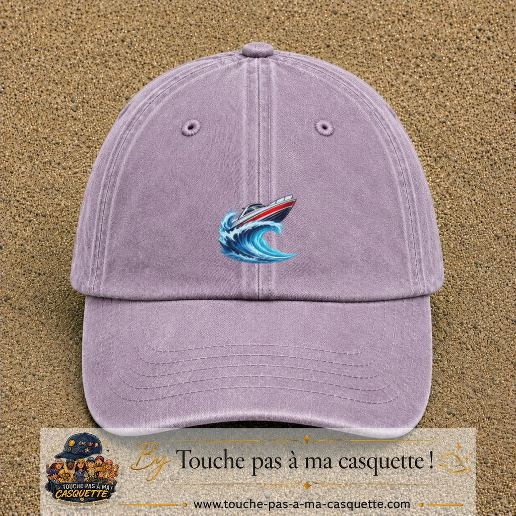 Casquette Violet délavé avec motif Bateau à moteur sur vague en 5 cm – vue principale