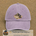 Casquette Violet délavé avec motif Montagne sur carte avec boussole en 7 cm – vue principale