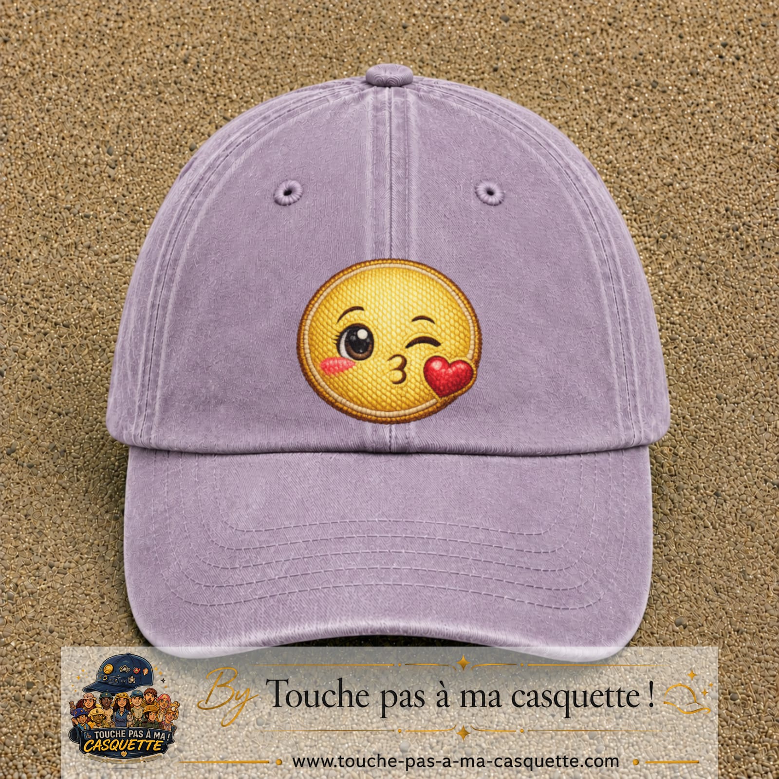 Image principale produit10grosVI - casquette Violet délavé avec visuel Emoji bisou cœur 7 cm