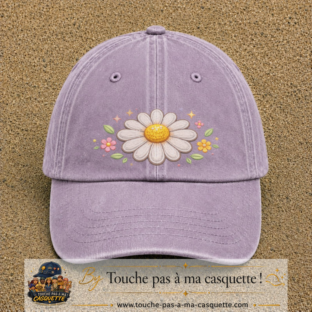 Image principale produit120grosVI - casquette Violet délavé avec visuel Marguerite horizontale 7 cm