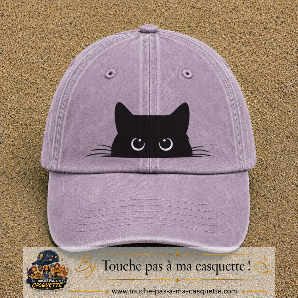 Casquette baseball Violet délavé 100% coton avec visuel Chat noir cache-cache 7 cm - image produit principale