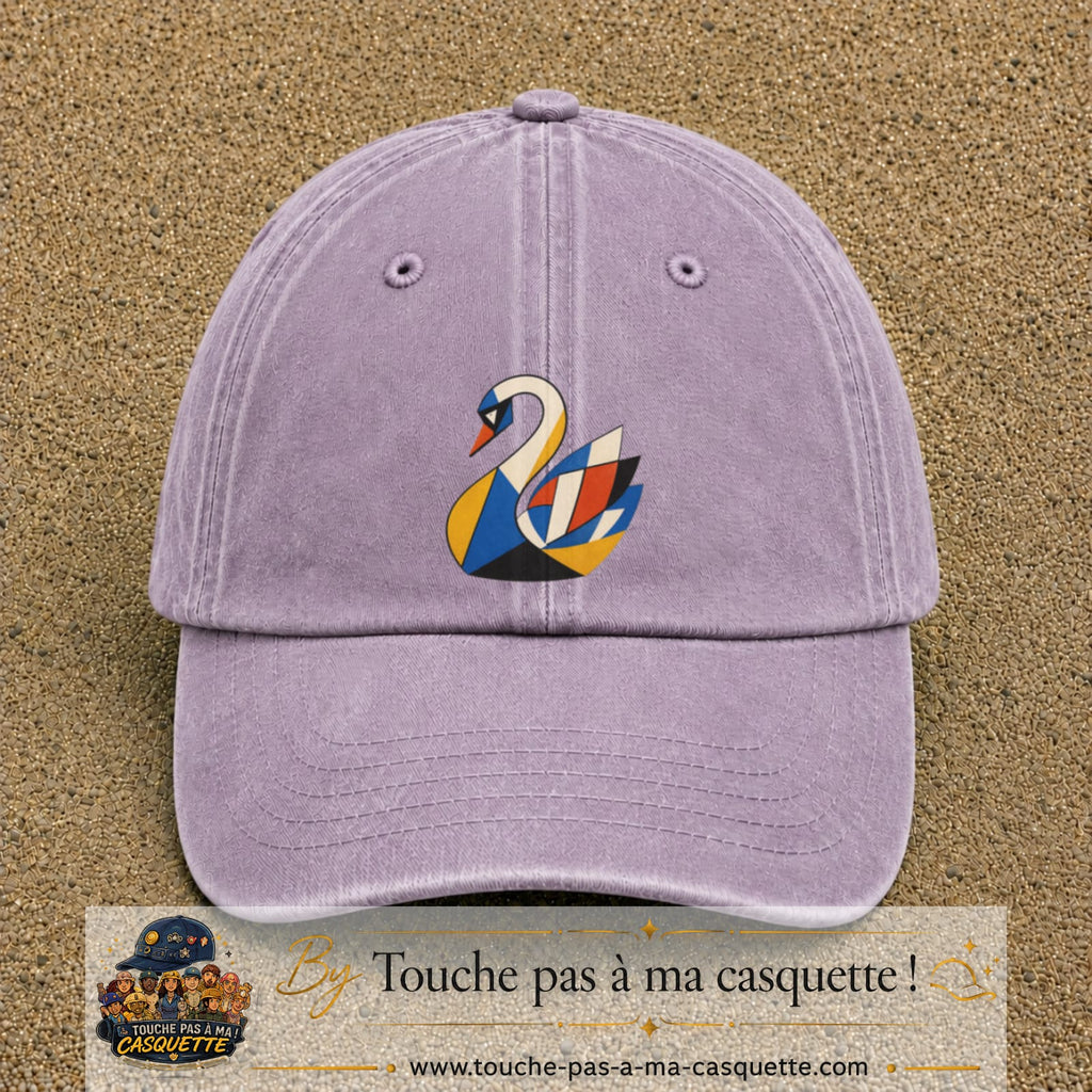 Image principale produit163grosVI - casquette Violet délavé avec visuel Cygne géométrique 7 cm