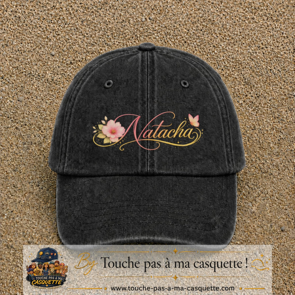Casquette Noir délavé avec motif Prénom Natacha fleuri en 7 cm – vue principale