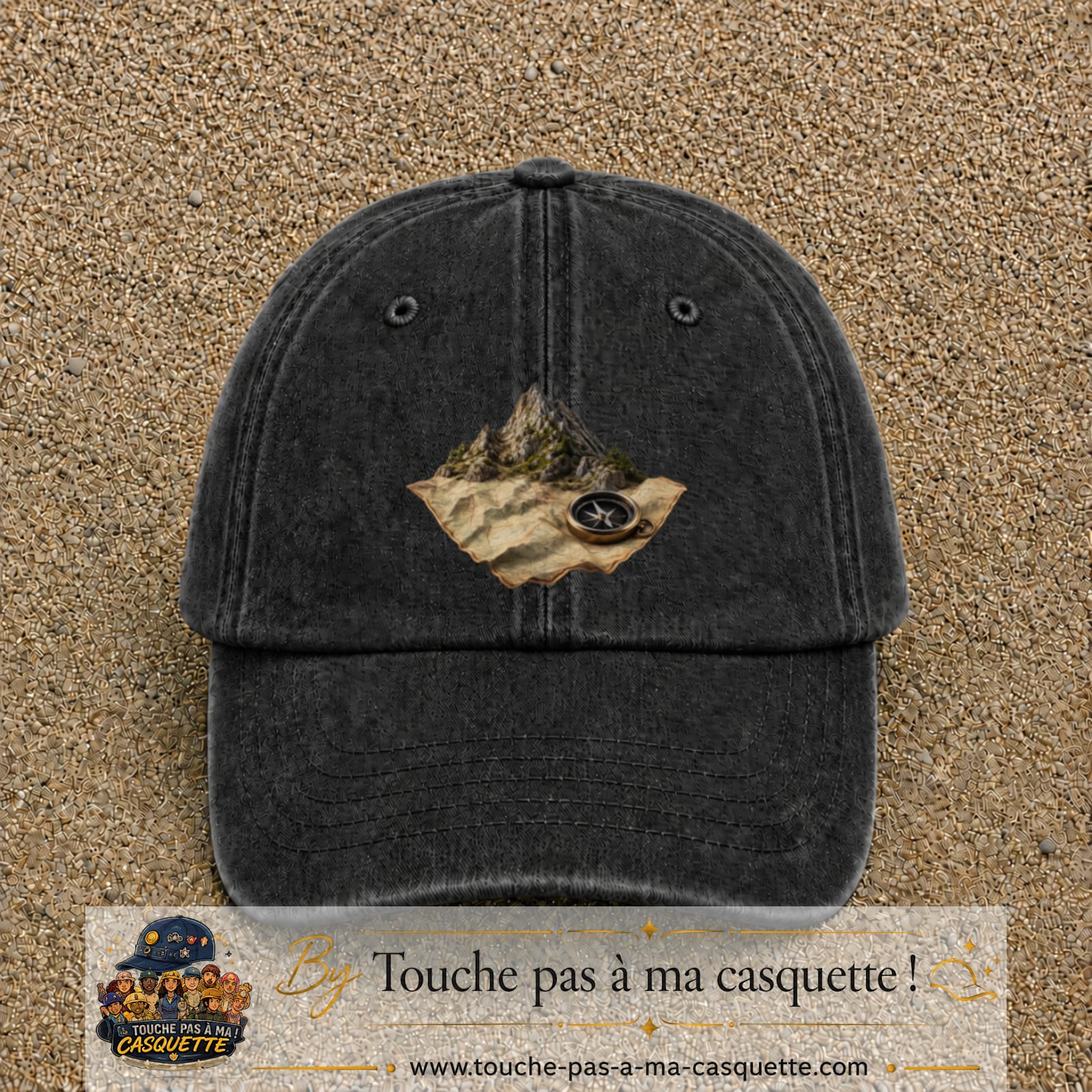 Casquette Noir délavé avec motif Montagne sur carte avec boussole en 7 cm – vue principale