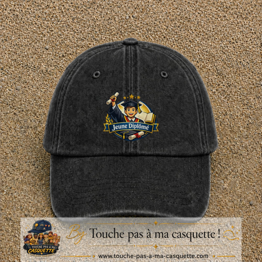 Casquette Noir délavé avec motif Jeune Diplômé en 7 cm – vue principale