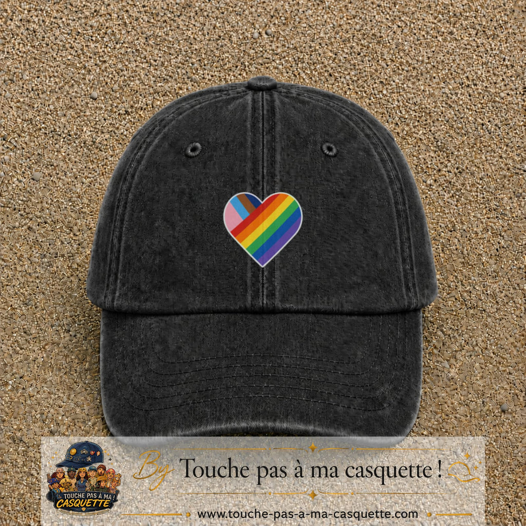 Image principale produit23moyenN - casquette Noir délavé avec visuel Cœur arc-en-ciel 5 cm