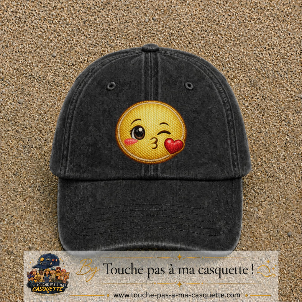 Image principale produit10grosN - casquette Noir délavé avec visuel Emoji bisou cœur 7 cm