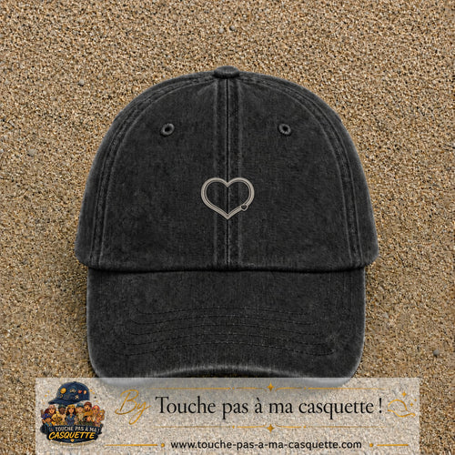 Casquette Noir délavé motif Cœur contour minimal 3 cm - vue principale