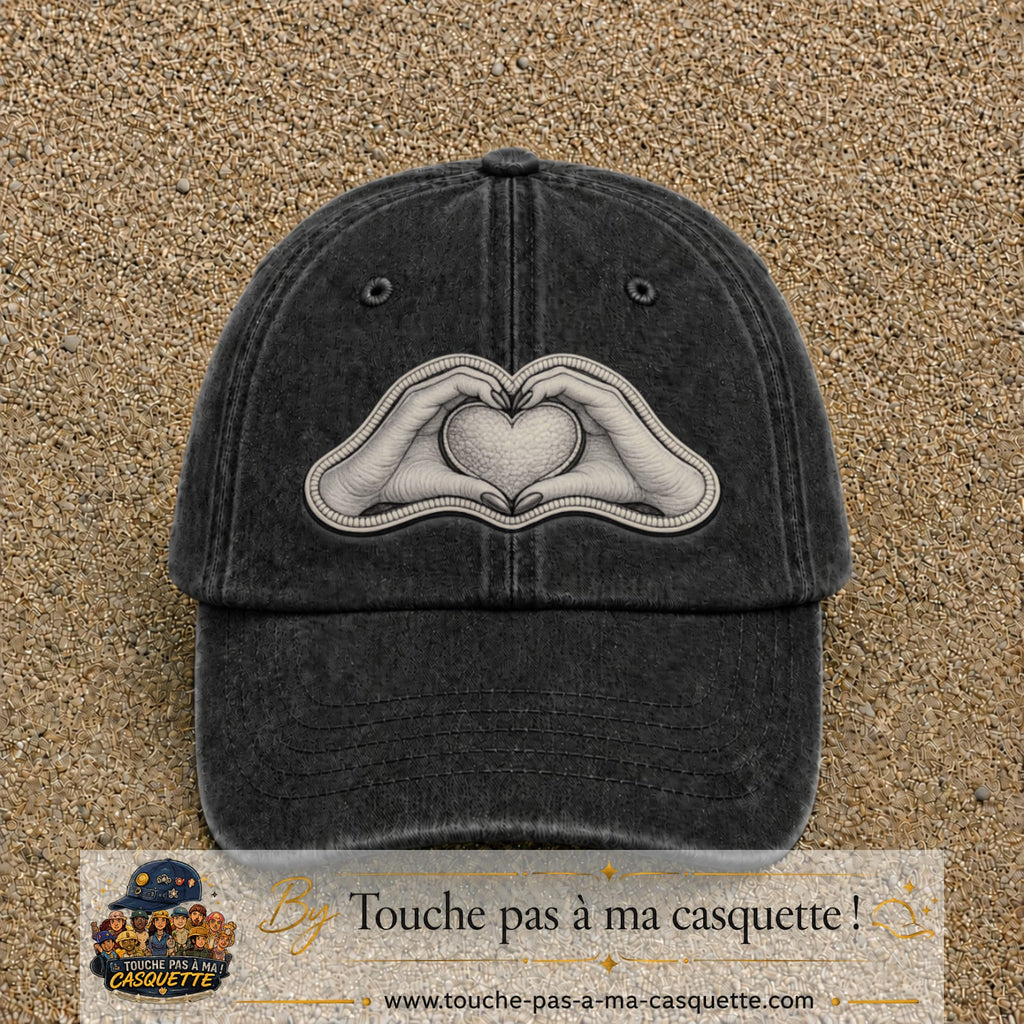 Casquette Noir délavé motif Mains formant un cœur 7 cm - vue principale